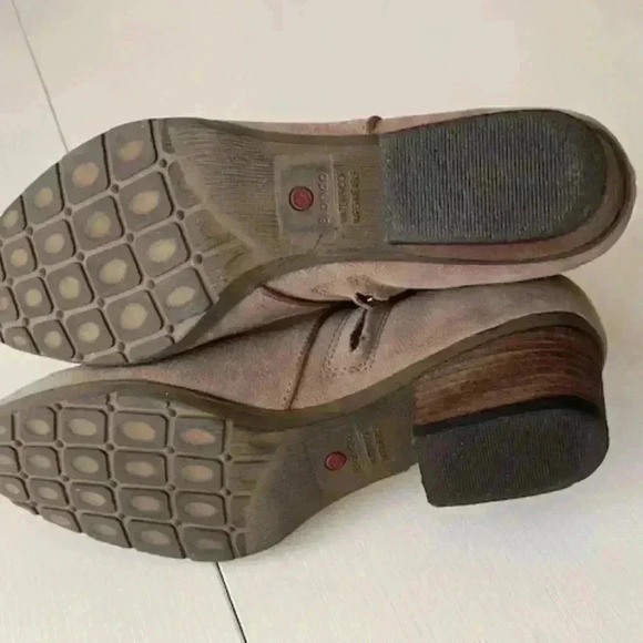 Blondo Women's Villa Waterproof Ankle Bootie Suede Leather Size 10M - Picture 8 of 9